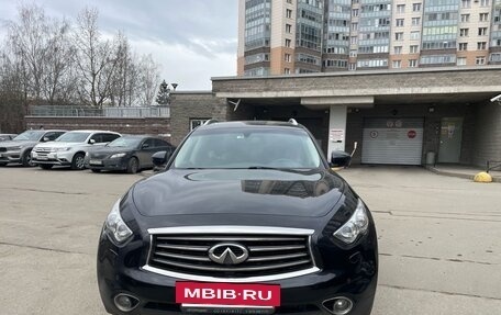 Infiniti QX70, 2014 год, 2 350 000 рублей, 5 фотография