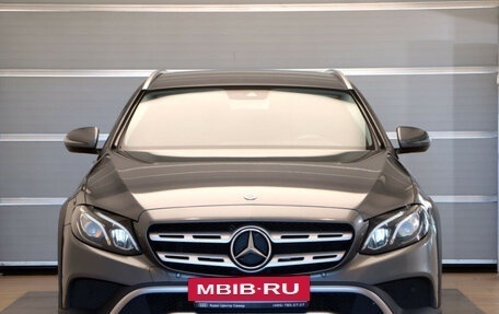 Mercedes-Benz E-Класс, 2017 год, 3 300 000 рублей, 2 фотография