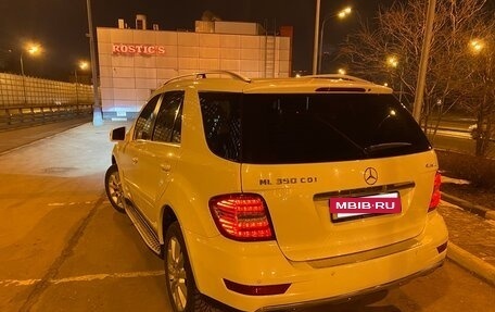 Mercedes-Benz M-Класс, 2011 год, 2 180 000 рублей, 3 фотография