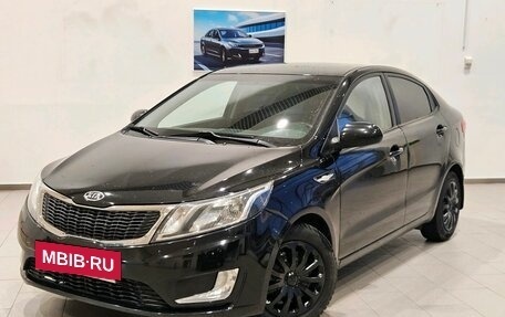 KIA Rio III рестайлинг, 2013 год, 880 000 рублей, 2 фотография