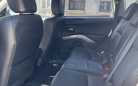 Mitsubishi Outlander III рестайлинг 3, 2012 год, 1 500 000 рублей, 9 фотография