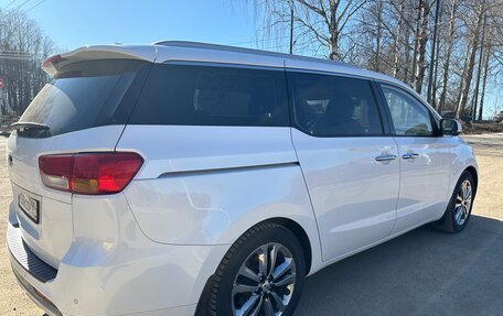 KIA Carnival III, 2017 год, 3 000 000 рублей, 6 фотография
