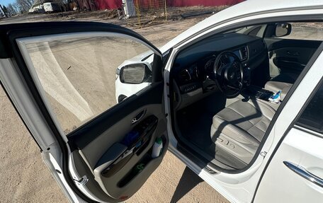 KIA Carnival III, 2017 год, 3 000 000 рублей, 9 фотография