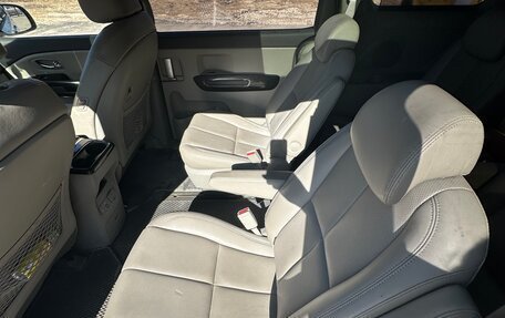 KIA Carnival III, 2017 год, 3 000 000 рублей, 14 фотография