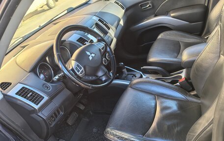 Mitsubishi Outlander III рестайлинг 3, 2008 год, 1 200 000 рублей, 12 фотография