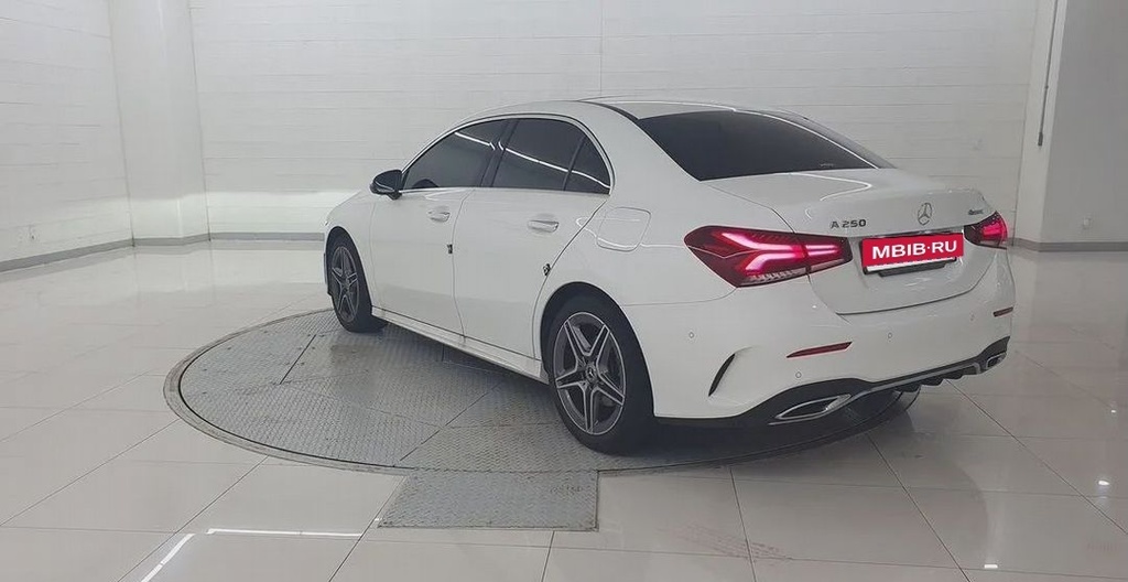 Mercedes-Benz A-Класс, 2021 год, 3 038 100 рублей, 4 фотография