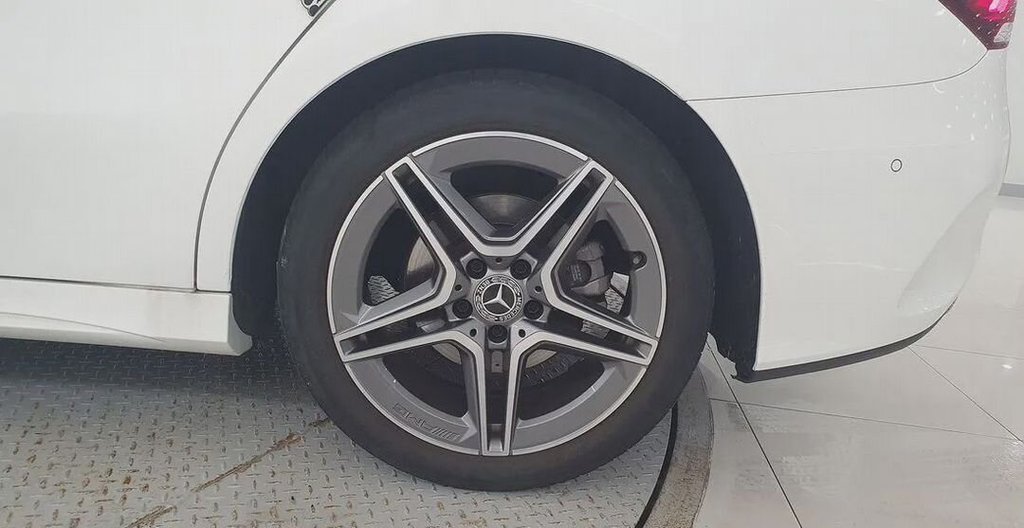 Mercedes-Benz A-Класс, 2021 год, 3 038 100 рублей, 20 фотография