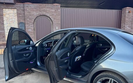 Mercedes-Benz E-Класс, 2018 год, 3 300 000 рублей, 7 фотография