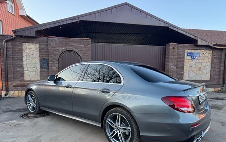 Mercedes-Benz E-Класс, 2018 год, 3 300 000 рублей, 5 фотография