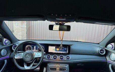 Mercedes-Benz E-Класс, 2018 год, 3 300 000 рублей, 8 фотография