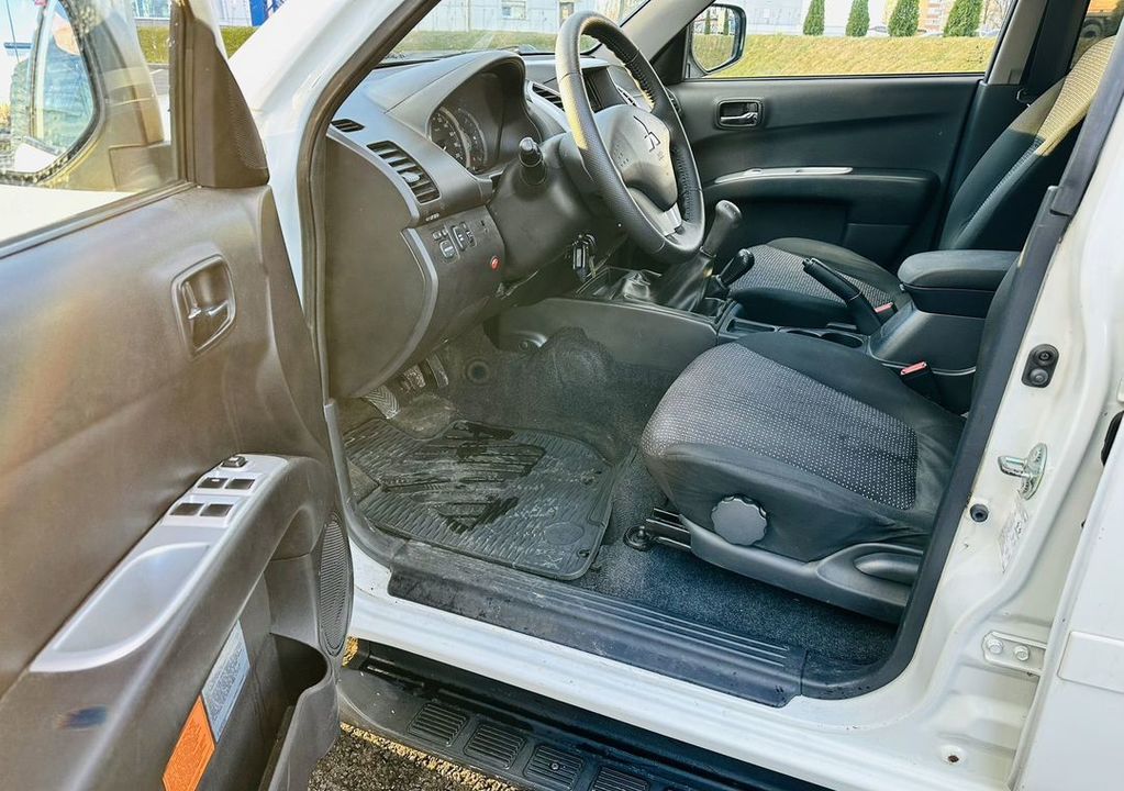 Mitsubishi L200 IV рестайлинг, 2014 год, 1 450 000 рублей, 12 фотография
