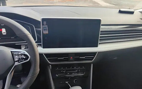 Volkswagen Tiguan II, 2024 год, 2 910 000 рублей, 4 фотография