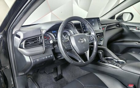 Toyota Camry, 2021 год, 2 798 000 рублей, 15 фотография