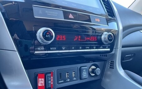 Mitsubishi Pajero Sport III рестайлинг, 2021 год, 4 290 000 рублей, 12 фотография