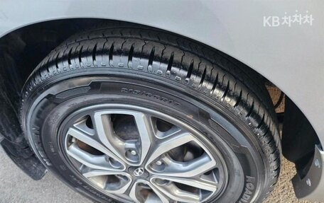 Hyundai Grand Starex Grand Starex I рестайлинг 2, 2019 год, 2 950 000 рублей, 6 фотография