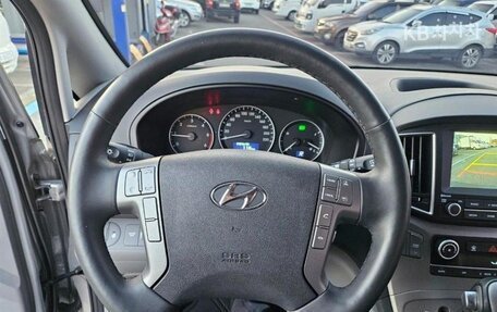 Hyundai Grand Starex Grand Starex I рестайлинг 2, 2019 год, 2 950 000 рублей, 15 фотография
