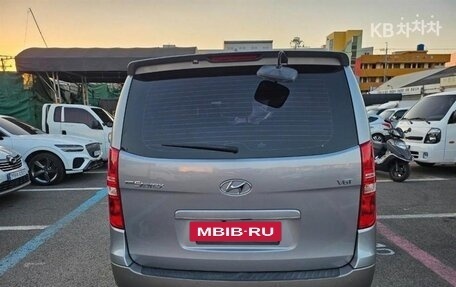Hyundai Grand Starex Grand Starex I рестайлинг 2, 2019 год, 2 950 000 рублей, 4 фотография