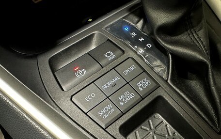Toyota RAV4, 2024 год, 3 867 000 рублей, 29 фотография