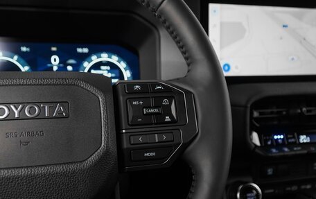 Toyota Land Cruiser Prado, 2024 год, 10 820 000 рублей, 16 фотография