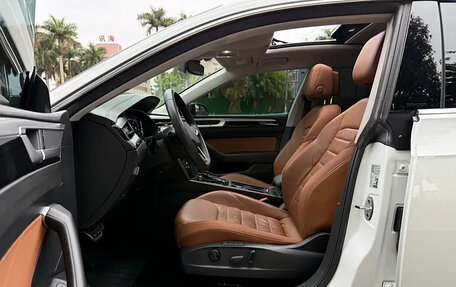 Volkswagen Passat CC, 2022 год, 2 400 000 рублей, 13 фотография