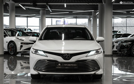 Toyota Camry, 2018 год, 2 870 000 рублей, 3 фотография