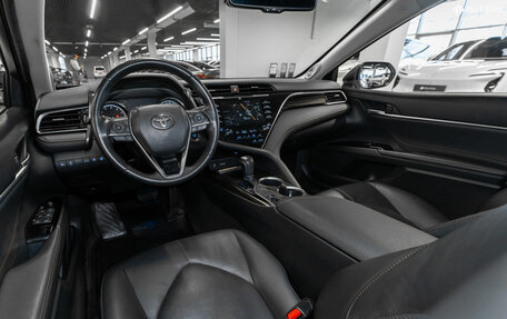 Toyota Camry, 2018 год, 2 870 000 рублей, 8 фотография