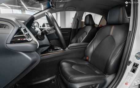 Toyota Camry, 2018 год, 2 870 000 рублей, 10 фотография