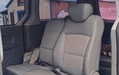 Hyundai Grand Starex Grand Starex I рестайлинг 2, 2009 год, 980 000 рублей, 4 фотография