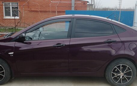 Hyundai Solaris II рестайлинг, 2012 год, 675 000 рублей, 3 фотография