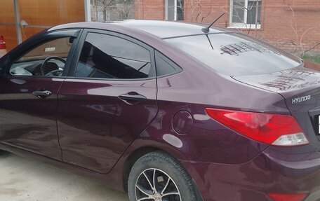 Hyundai Solaris II рестайлинг, 2012 год, 675 000 рублей, 2 фотография