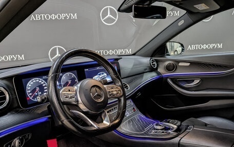 Mercedes-Benz E-Класс, 2019 год, 3 300 000 рублей, 15 фотография