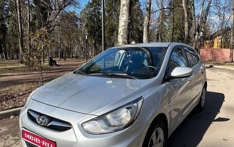Hyundai Solaris II рестайлинг, 2012 год, 1 фотография