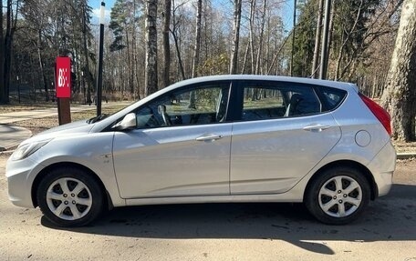 Hyundai Solaris II рестайлинг, 2012 год, 2 фотография