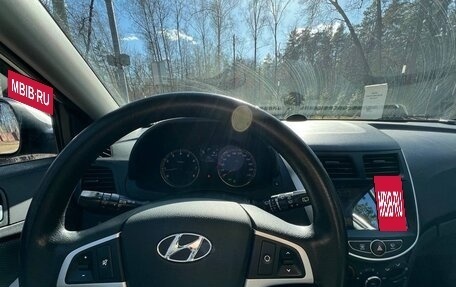 Hyundai Solaris II рестайлинг, 2012 год, 8 фотография