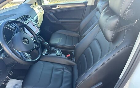 Volkswagen Tiguan II, 2020 год, 2 600 000 рублей, 13 фотография