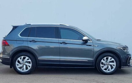 Volkswagen Tiguan II, 2021 год, 3 500 000 рублей, 4 фотография