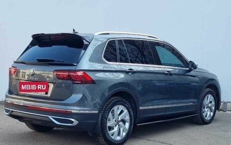 Volkswagen Tiguan II, 2021 год, 3 500 000 рублей, 5 фотография