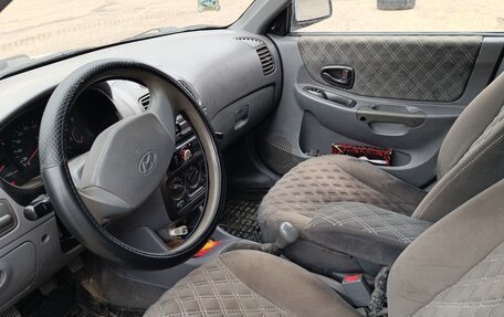 Hyundai Accent II, 2005 год, 520 000 рублей, 2 фотография
