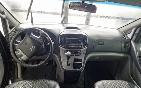 Hyundai H-1 II рестайлинг, 2017 год, 2 300 000 рублей, 11 фотография