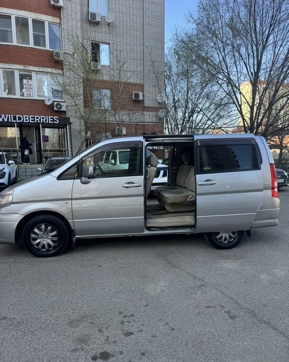 Nissan Serena, 2003 год, 720 000 рублей, 10 фотография