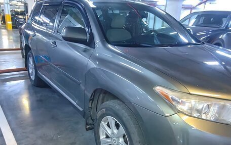 Toyota Highlander III, 2011 год, 1 550 000 рублей, 10 фотография