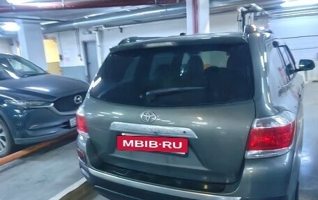 Toyota Highlander III, 2011 год, 1 550 000 рублей, 12 фотография