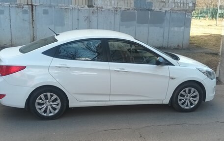 Hyundai Solaris II рестайлинг, 2015 год, 760 000 рублей, 5 фотография
