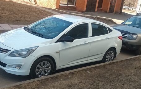 Hyundai Solaris II рестайлинг, 2015 год, 760 000 рублей, 4 фотография