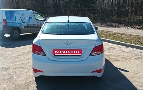 Hyundai Solaris II рестайлинг, 2015 год, 760 000 рублей, 3 фотография