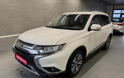 Mitsubishi Outlander III рестайлинг 3, 2021 год, 1 799 000 рублей, 1 фотография