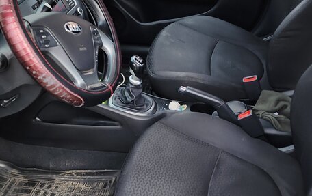 KIA Rio III рестайлинг, 2016 год, 900 000 рублей, 4 фотография