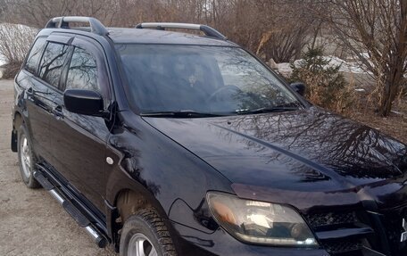 Mitsubishi Outlander III рестайлинг 3, 2004 год, 650 000 рублей, 4 фотография