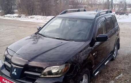 Mitsubishi Outlander III рестайлинг 3, 2004 год, 650 000 рублей, 5 фотография