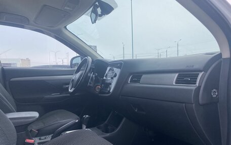 Mitsubishi Outlander III рестайлинг 3, 2013 год, 1 253 001 рублей, 13 фотография